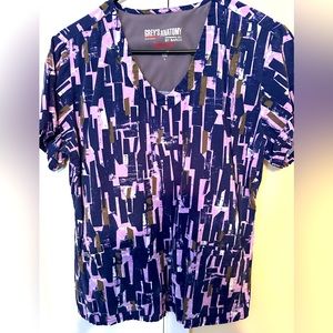 Women’s scrub top